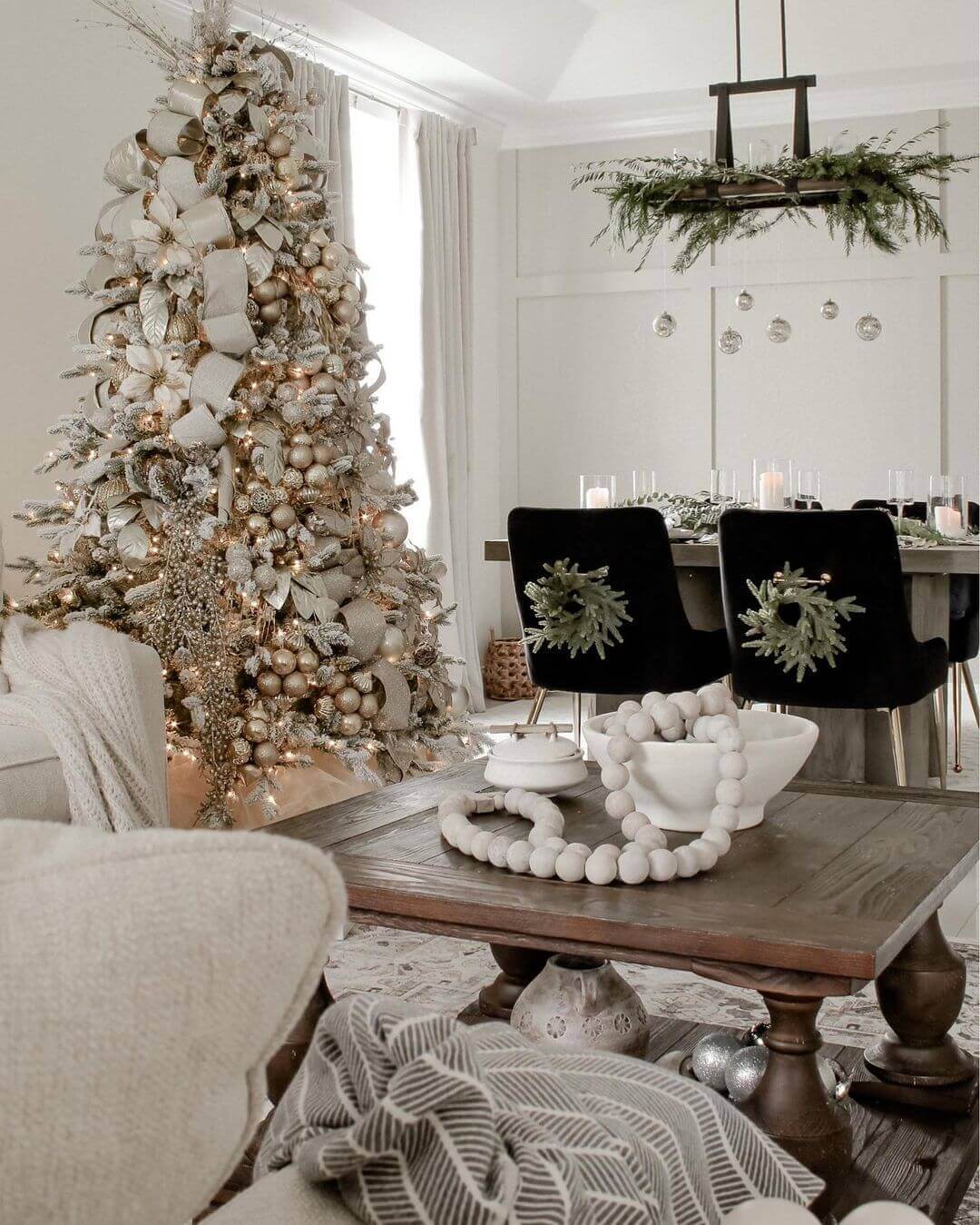 Árvore de Natal Artificial Queen Flock® com 800 Luzes LED Brancas Quentes